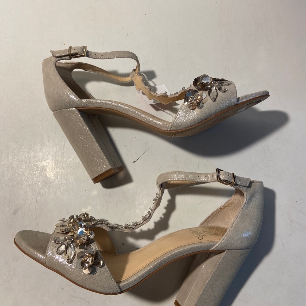 Vince Camuto beige metallic leather sandals with rhinestones size 8.5 NWT - Picture 4 of 7